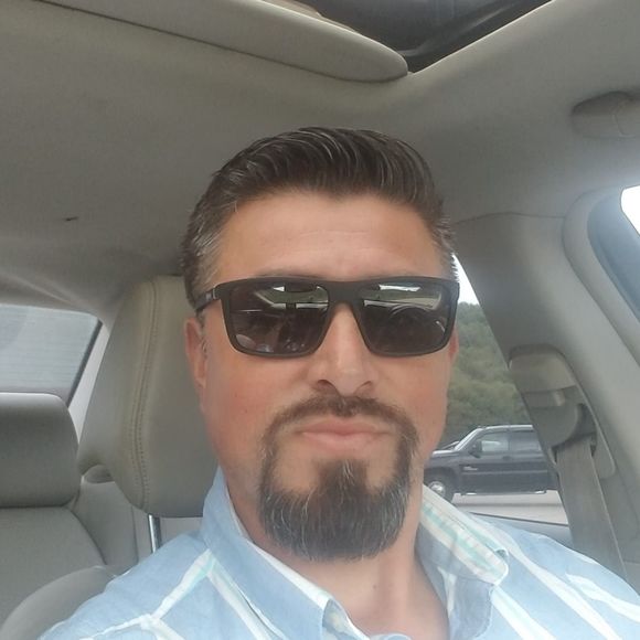 Meet your Posher, Roberto - Picture 1 of 1